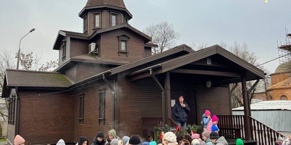 В храме иконы Божией Матери «Отрада и Утешение» в Ярославском прошла благотворительная Рождественская ярмарка