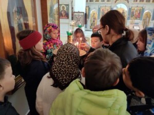 Интеллектуальная викторина для третьеклассников прошла в храме иконы Божией Матери «Неопалимая Купина» в Отрадном