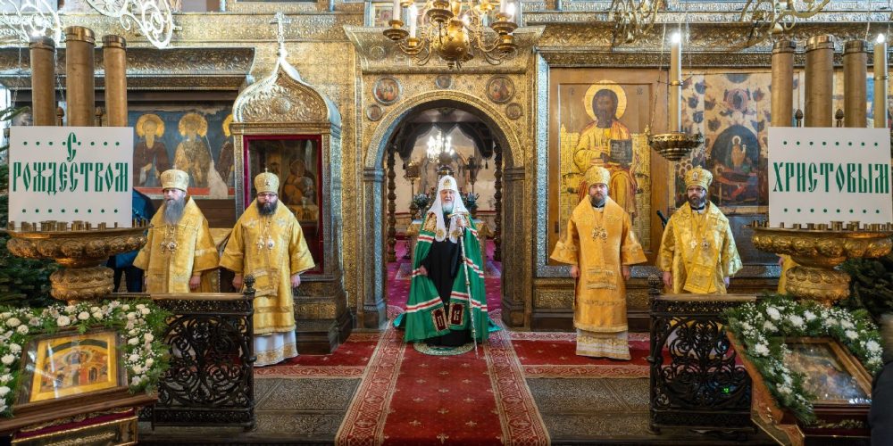 В праздник Собора Пресвятой Богородицы управляющий Северным, Северо-Восточным и Юго-Восточным викариатствами сослужил Святейшему Патриарху Кириллу в Успенском соборе Московского Кремля