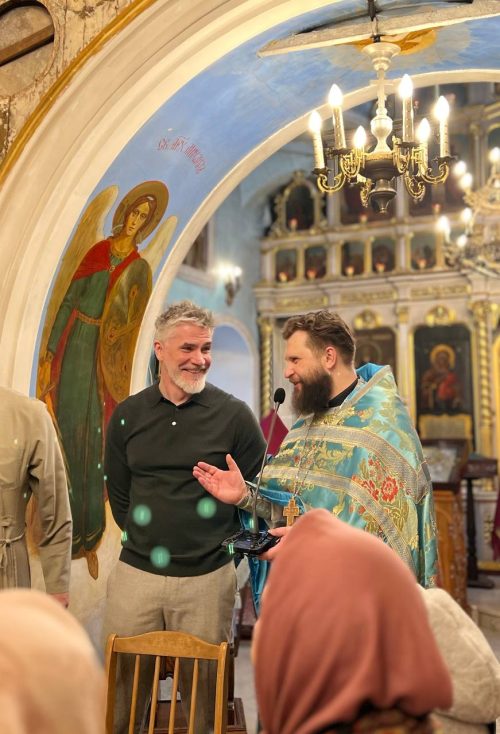 В храме Ризоположения в Леонове в гостях побывал церковный доброволец Дмитрий Захаров