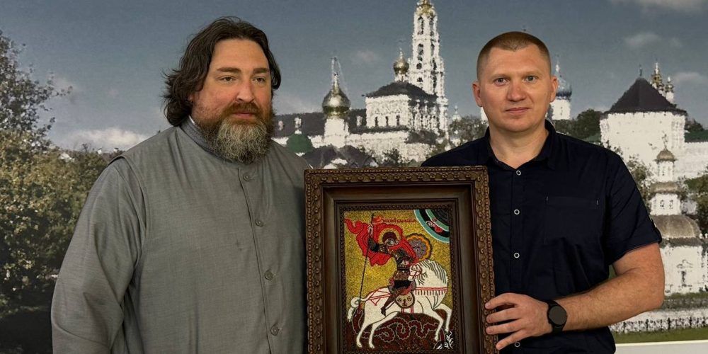 Настоятель храма преподобного Сергия Радонежского в Бибиреве обсудил с главой мун. округа Бибирево взаимодействие по доставке гуманитарной помощи с зону СВО