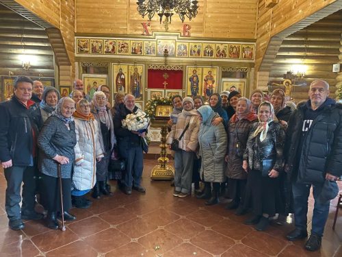 В храме святого благоверного князя Александра Невского в Лианозово поздравили с 80-летием прихожанина — члена Союза писателей России