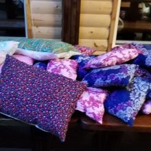 На приходе храма святого благоверного князя Димитрия Донского в Раеве открыли мастерскую по пошиву госпитального белья