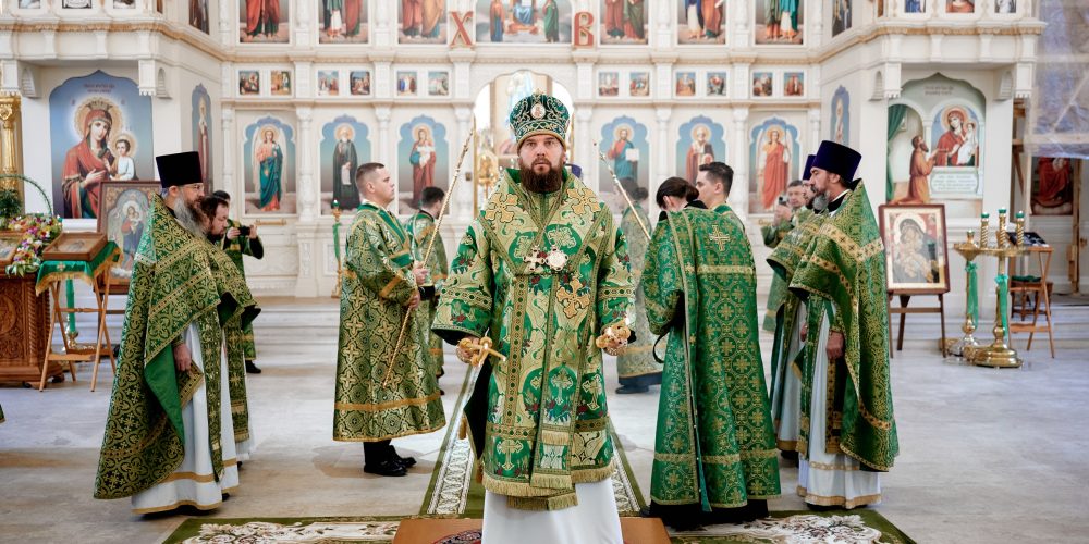 В день Отдания праздника Пятидесятницы митрополит Арсений совершил Литургию в храме Живоначальной Троицы при бывшем приюте Бахрушиных