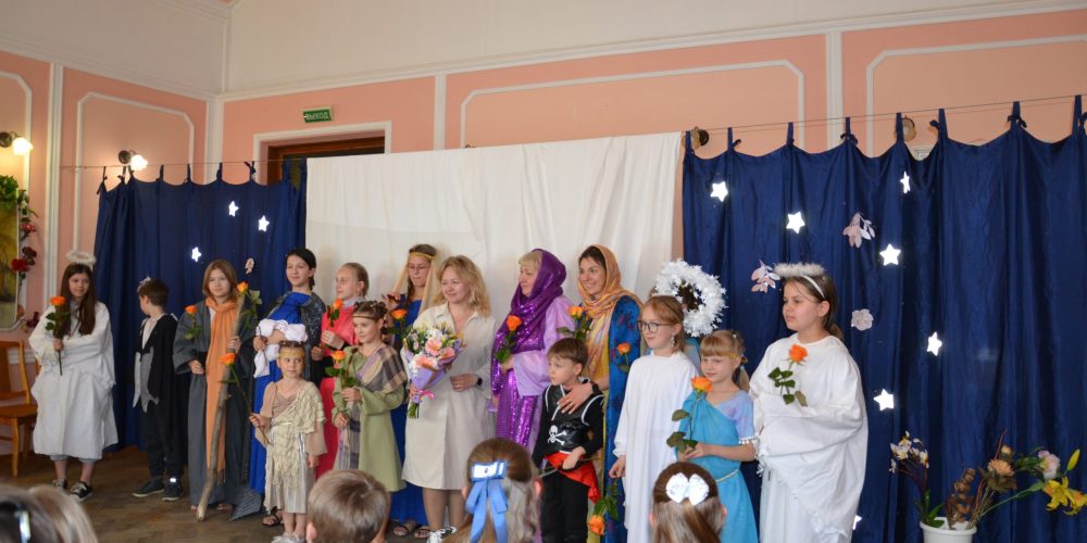 Пасхальные торжества в храме Воздвижения Креста Господня в Алтуфьево