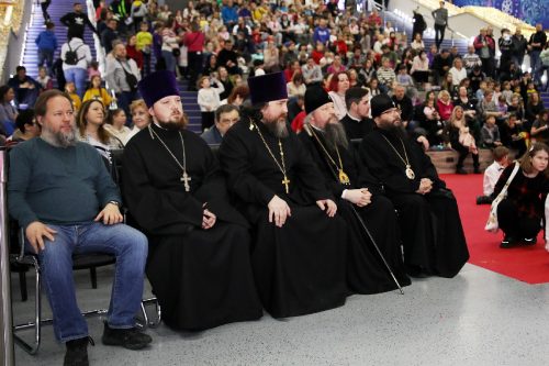 Митрополит Воскресенский Дионисий и архиепископ Егорьевский Матфей посетили детский спортивно-культурный праздник «Рождественская радость»