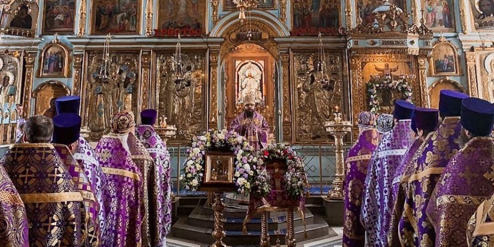 Архиерейское Богослужение в храме Тихвинской иконы Божией Матери