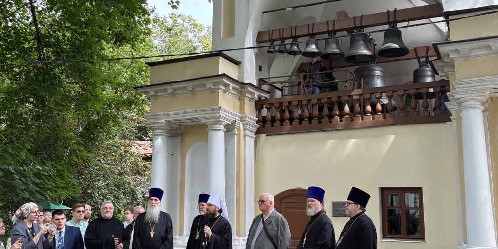 Праздничные звоны по случаю престольного праздника состоялись в храме Владимирской иконы Божией Матери в Виноградове