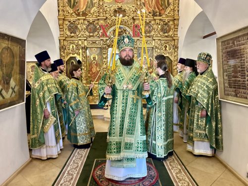 Духовенство викариатства и миряне поздравили митрополита Арсения с Днем тезоименитства