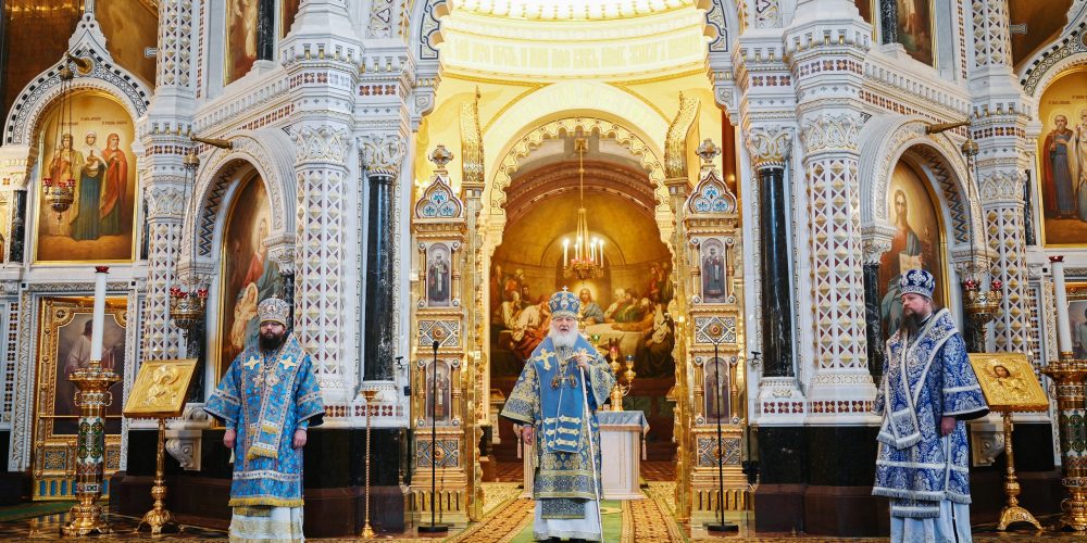 В праздник Сретения Господня архиепископ Егорьевский Матфей сослужил Святейшему Патриарху Кириллу за Божественной литургией в Храме Христа Спасителя