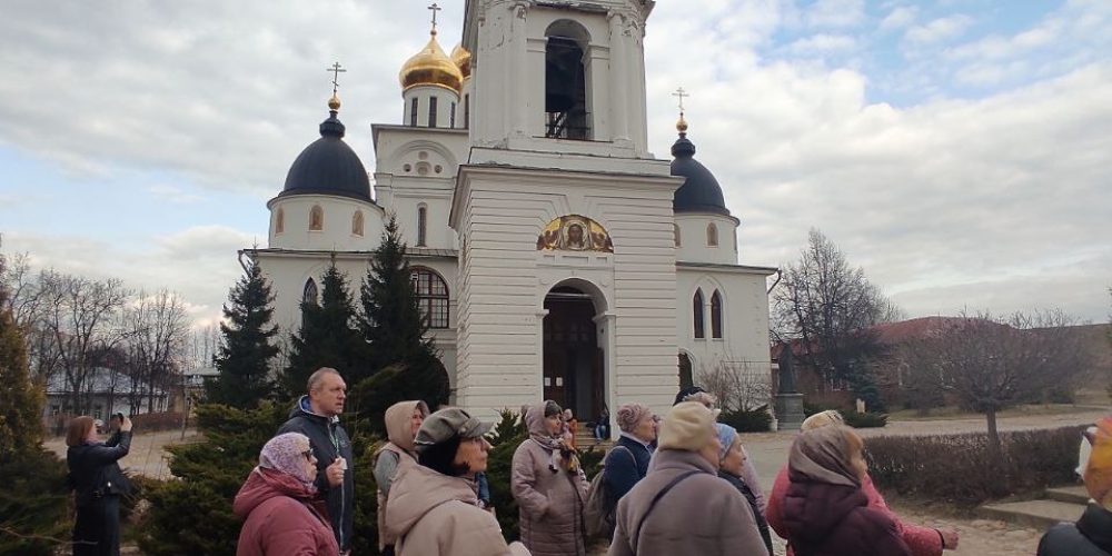 Прихожане храма иконы Божией Матери «Неопалимая Купина» в Отрадном совершили паломничество к святыням Дмитровской земли