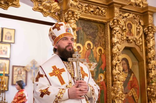 Митрополит Арсений совершил детскую Божественную литургию в храме Живоначальной Троицы в усадьбе Свиблово