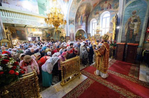 Митрополит Арсений возглавил Литургию в день престольного праздника в храме святых мучеников Адриана и Наталии в Бабушкине