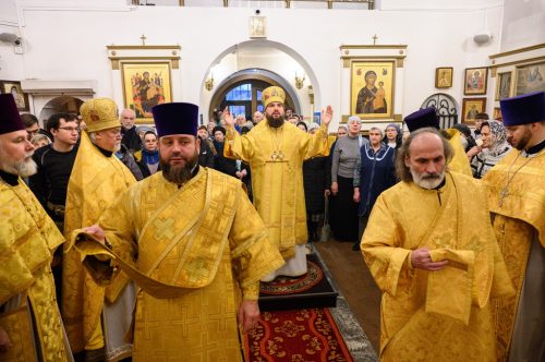 В Неделю 23-ю по Пятидесятнице Митрополит Арсений совершил Божественную литургию в храме «Живоносный Источник» в Бибиреве