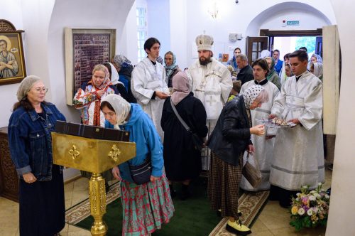 В канун Преображения Господня митрополит Арсений возглавил всенощное бдение в храме Живоначальной Троицы в усадьбе Свиблово