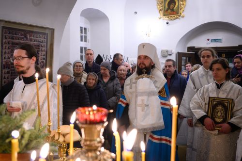 В канун праздника Богоявления митрополит Арсений возглавил всенощное бдение в храме Живоначальной Троицы в Усадьбе Свиблово