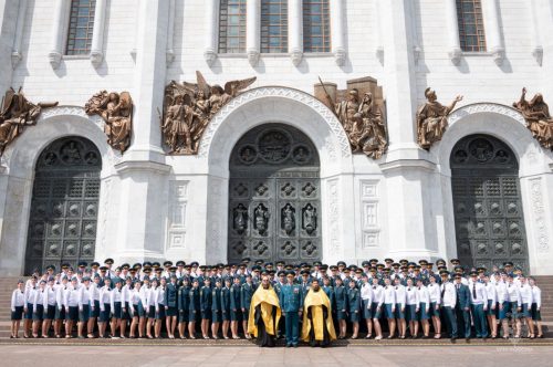 Благодарственный молебен в Храме Христа Спасителя по случаю выпуска Академии ГПС МЧС России