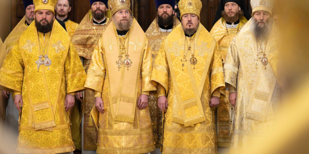 Митрополит Арсений сослужил Святейшему Патриарху Кириллу за Литургией в Храме Христа Спасителя, которая предварила открытие Международных Рождественских чтений