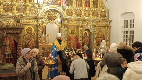 В канун Нового года митрополит Арсений совершил молебное пение на новолетие