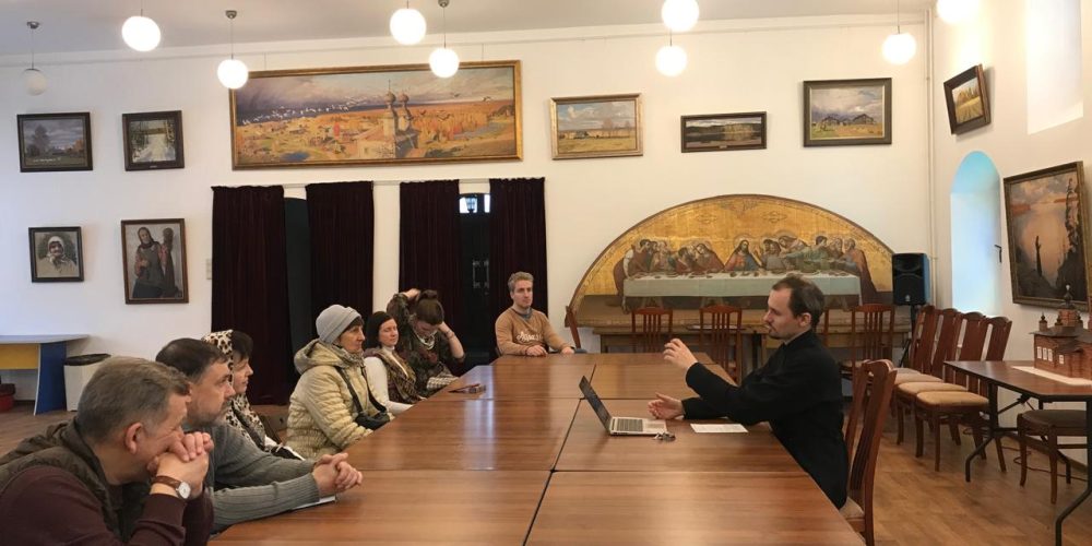 Лекция «Учение святителя Амвросия Медиоланского о покаянии» состоялась в храме преподобного Серафима Саровского в Раеве