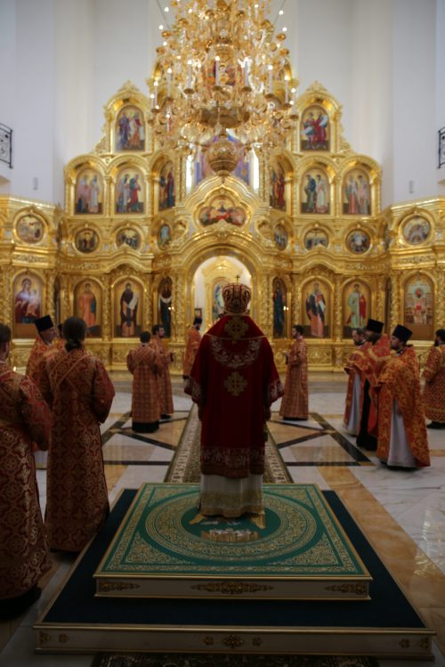 Архиепископ Егорьевский Матфей возглавил Литургию в храме святых равноапостольных Мефодия и Кирилла в Ростокино