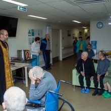 Клирик храма святых мучеников Адриана и Наталии в Бабушкине посетил жителей социального дома«Ярославский»