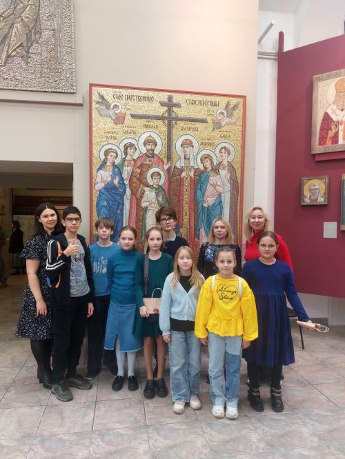 Увлекательное путешествие в Дом художника воспитанников воскресной школы храма святителя Николая Мирликийского в Отрадном