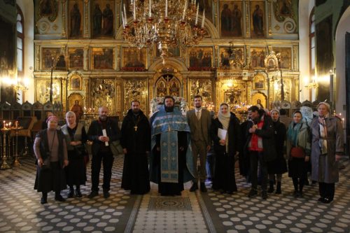 В день праздника Покрова Пресвятой Богородицы в храме Тихвинской иконы Божией Матери в Алексеевском состоялись молебен и миссионерская акция