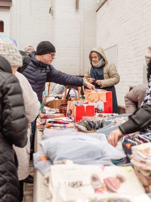 Благотворительная рождественская ярмарка прошла в храме Казанской иконы Божией Матери в Лосиноостровской