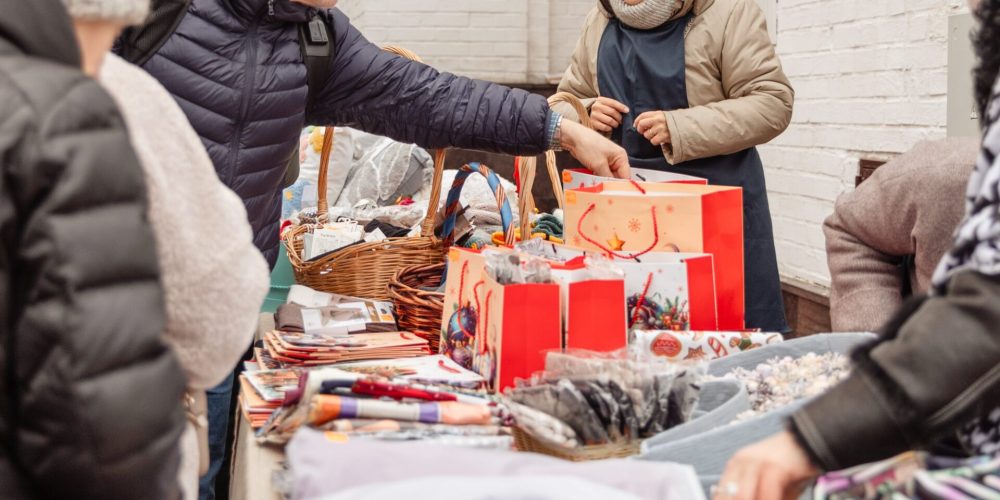Благотворительная рождественская ярмарка прошла в храме Казанской иконы Божией Матери в Лосиноостровской