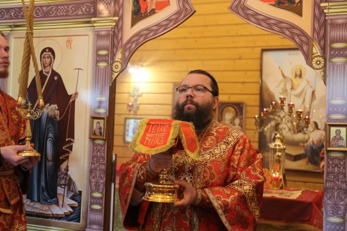 Архиепископ Егорьевский Матфей совершил Литургию в день престольного праздника в храме Усекновения главы Иоанна предтечи в Северном
