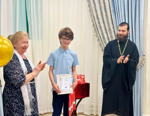Праздник по случаю окончания года в воскресной школе при храме святителя Николая Мирликийского в Отрадном г. Москвы