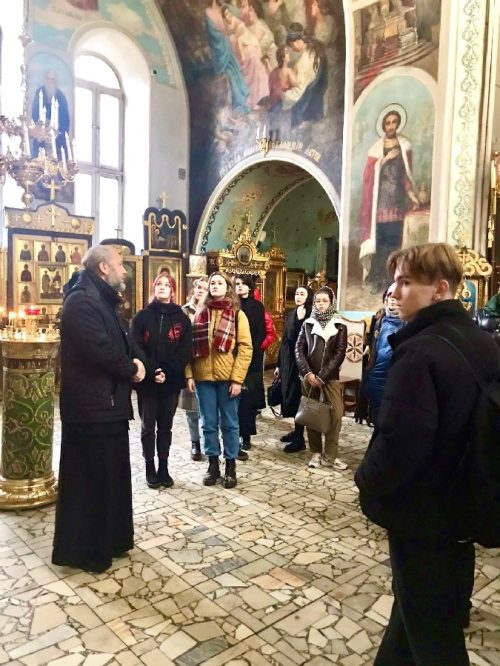 Состоялась экскурсия по храму святых мучеников Адриана и Наталии в Бабушкине для студентов Института Славянской Культуры РГУ им. А. Н. Косыгина