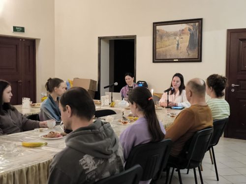 В храме иконы Божией Матери «Неопалимая Купина» в Отрадном состоялся поэтический вечер «Отлиты золотом осенние листья…»