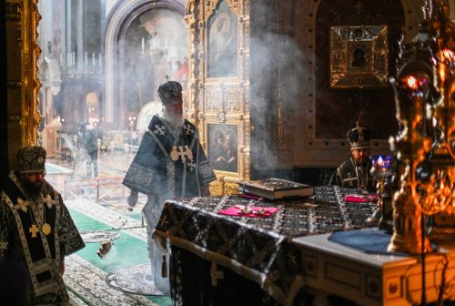 В среду первой седмицы Великого поста архиепископ Егорьевский Матфей сослужил Святейшему Патриарху Кириллу за Литургией Преждеосвященных Даров в Храме Христа Спасителя