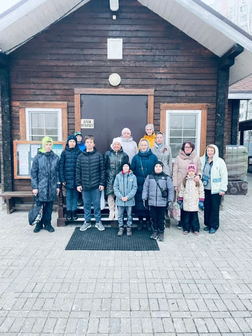 Социальная поездка от учеников воскресной школы храма Усекновения главы Иоанна Предтечи в поселке Северный