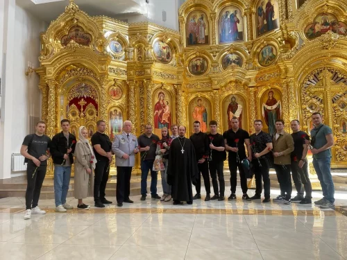 И.о. настоятеля храма святых равноапостольных Мефодия и Кирилла в Ростокино г. Москвы встретился с будущими полицейскими