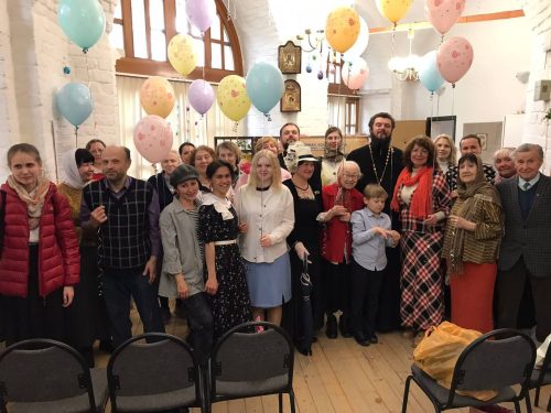 В храме Тихвинской иконы Божьей Матери, Патриаршего Подворья в Алексеевском г. Москвы состоялась премьера спектакля «Волшебный куличик»