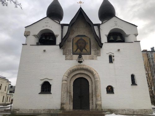 Прихожане храма Казанской иконы Божьей Матери в Лосиноостровской посетили Марфо-Мариинскую обитель милосердия