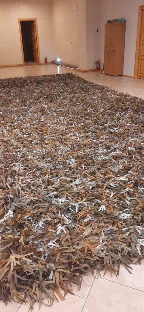 В храме Торжества Православия в Алтуфьево продолжает работать мастерская по плетению маскировочных сетей