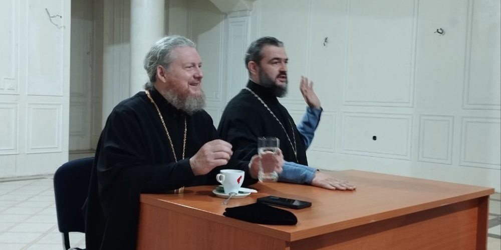 Настоятель храма Торжества Православия в Алтуфьево протоиерей Сергий Кляев принял участие в собрании сестер милосердия Донецкой епархии