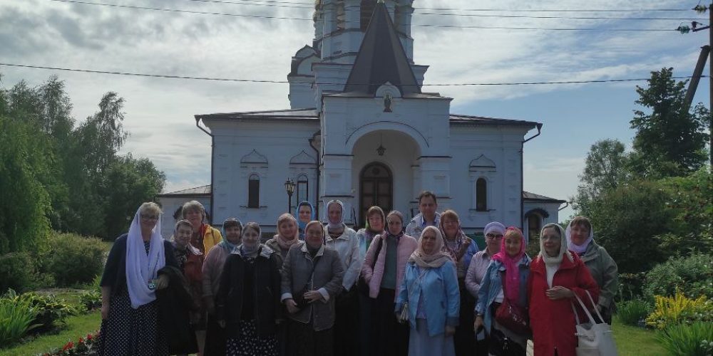 Прихожане храма иконы Божией Матери «Неопалимая Купина» в Отрадном совершили паломничество по святым местам Ярославского направления