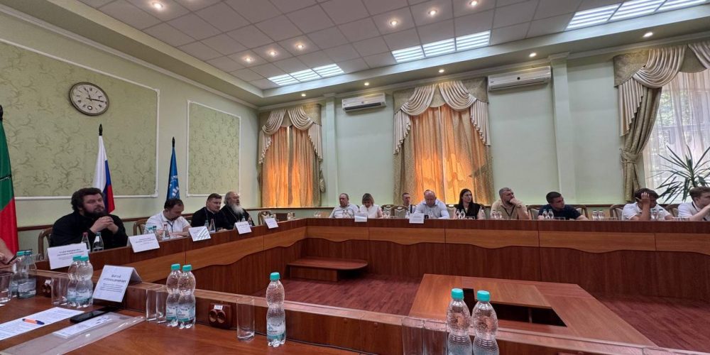 И.о. настоятеля храма Тихвинской иконы Божией Матери в Алексеевском посетил Запорожскую область и принял участие в научной конференции