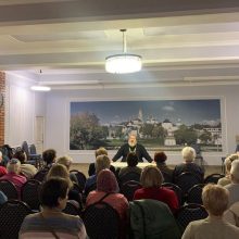 Ответственный за миссионерскую работу храма преподобного Сергия Радонежского в Бибиреве провел беседу с группой участников программы «Московское долголетие»