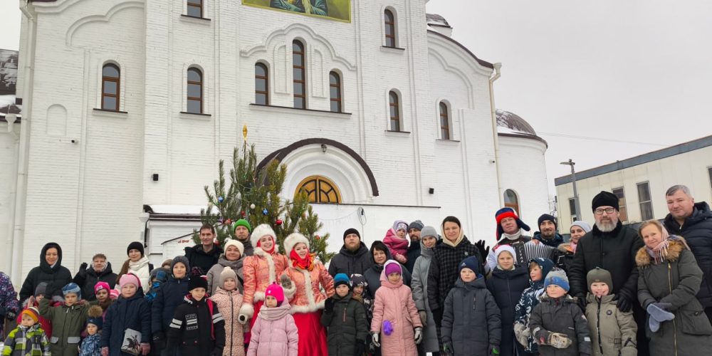 Социальный отдел храма Казанской иконы Божией Матери в Лосиноостровской приглашает на Рождественскую благотворительную ярмарку