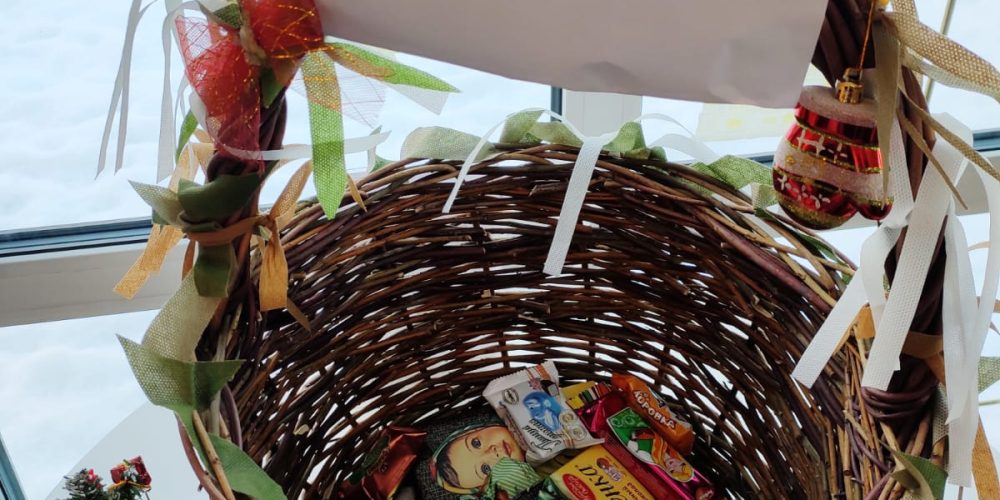 «Поделись конфетой с солдатами!»: Акция для детей при храме иконы Божией Матери «Неопалимая Купина» в Отрадном