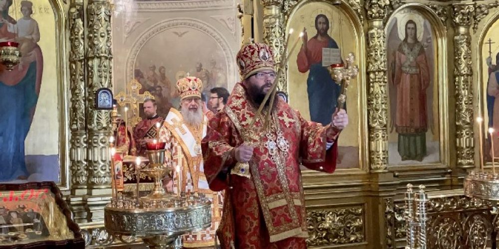 В праздник великомученицы Ирины и преподобного Иакова Железноборовского Архиепископ Егорьевский Матфей сослужил в Представительстве Православной Церкви Казахстана в Москве