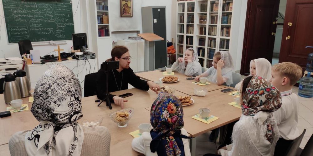 Просветительская беседа для учеников 4 класса в храме иконы Божией Матери «Неопалимая Купина» в Отрадном