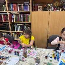 Юные художники воскресной школы храма иконы Божией Матери «Нечаянная Радость» в Марьиной Роще с начала СВО регулярно поддерживают наших защитников своими замечательными рисунками к праздникам