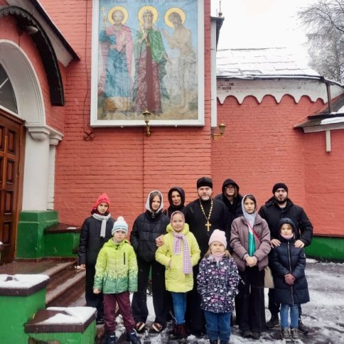 Воспитанники центра поддержки семьи и детства «Отрадное» посетили храм святых мучеников Адриана и Наталии в Бабушкине